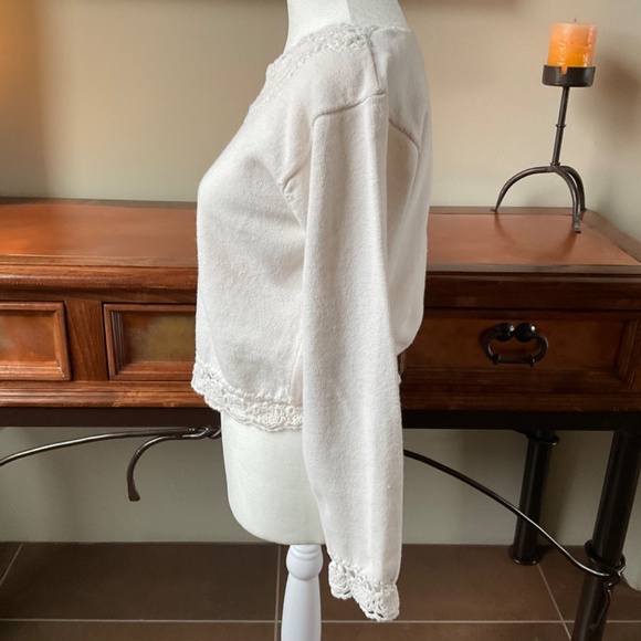 Moda Int’l Crochet Crop Sweater. White. Size S - Picture 4 of 9